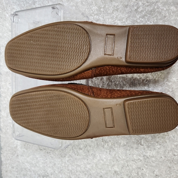 Brown Moccasin Slip-On Shoes with Pebbled Texture - Picture 4 of 6